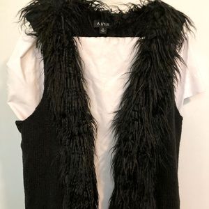 Cute Sweater Vest with Faux Fur Trim sz Small